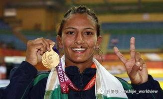 摔跤吧爸爸二女儿照片,二女儿赛场英姿，传承父爱荣耀