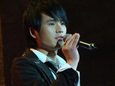 襄阳王岩个人资料,才华横溢的青年才俊，引领时代潮流的先锋人物