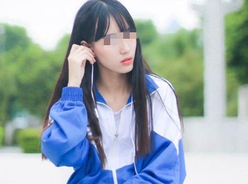初中漂亮女生校服照片