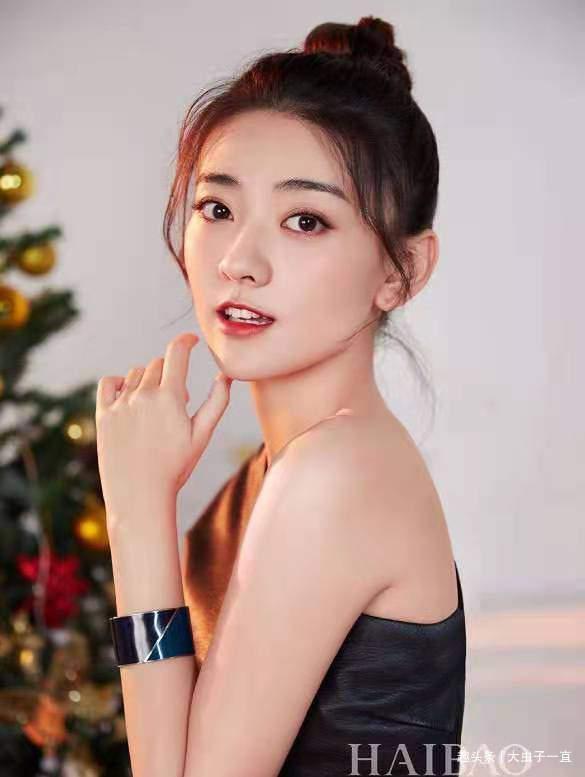 梁洁的个人资料,才华横溢的影视新星，多面魅力绽放荧屏